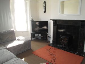 lounge/- click for photo gallery